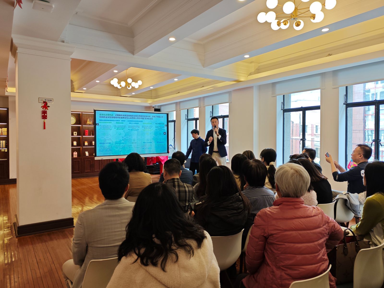 海归π|一场论坛，探究中国时尚品牌出海与本土化的“底层逻辑”