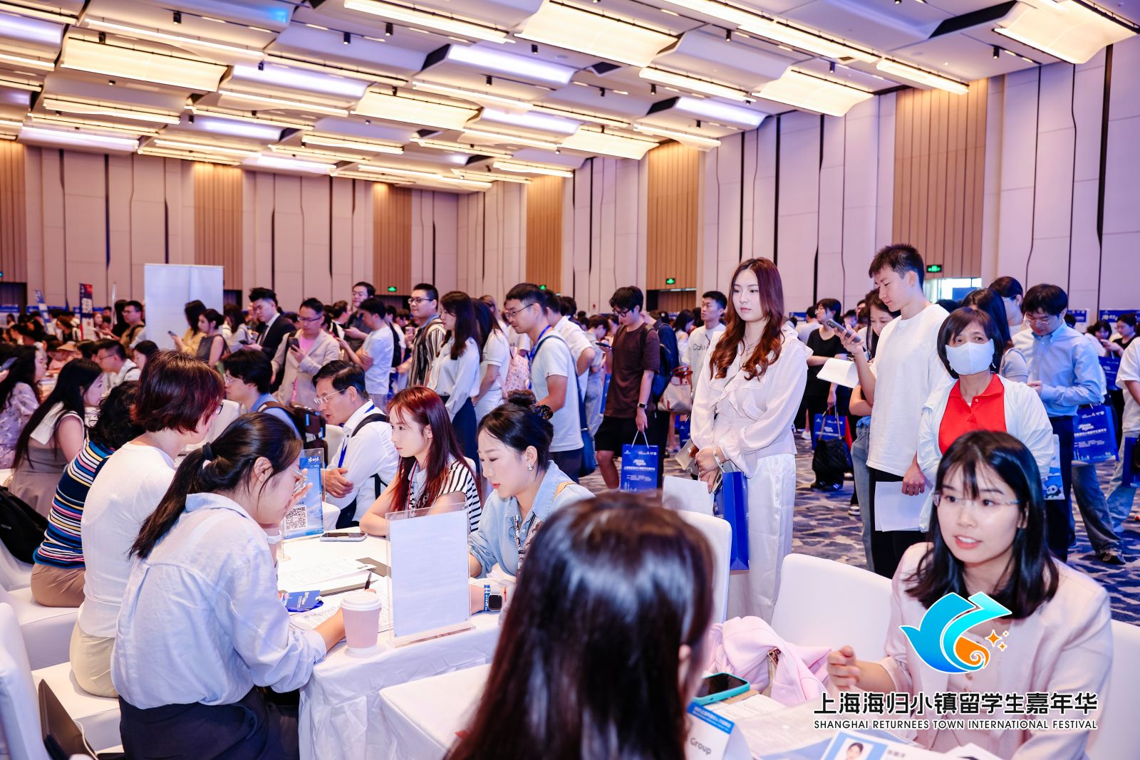 1800+全球顶尖学府的海归参与,复盘上海首届海归小镇留学生嘉年华→